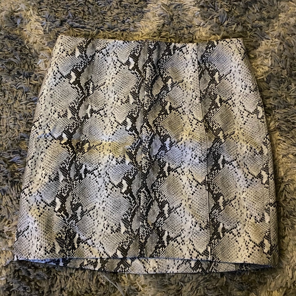 Ootd fash Snake print skirt